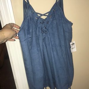 Cris cross neck line, soft swade